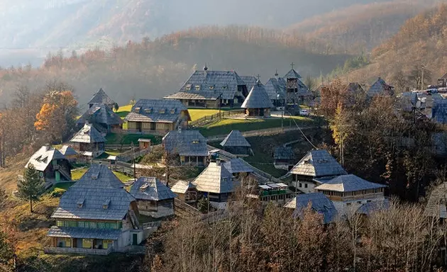 Drvengrad a aldeia de Emir Kusturica