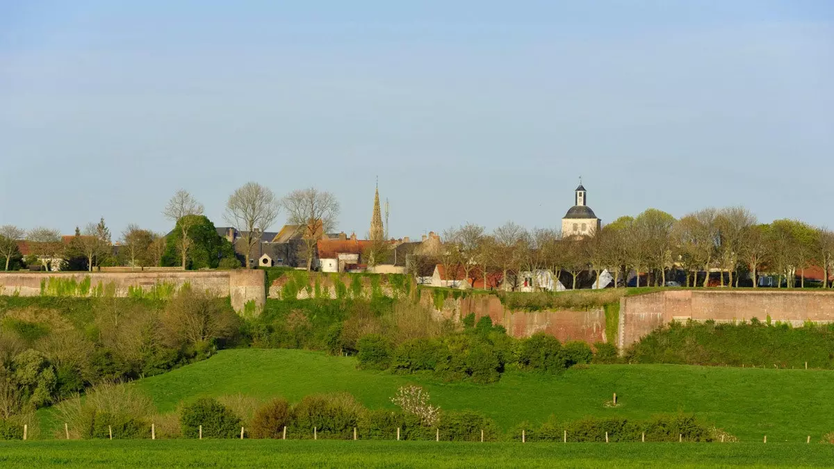 Montreuil-sur-Mer, Francijas pilsēta, kurā Viktors Igo iemīlēja