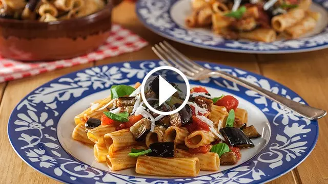 الطبخ مع Andrea Tumbarello ، من Don Giovanni: كيفية تحضير Pasta alla Norma