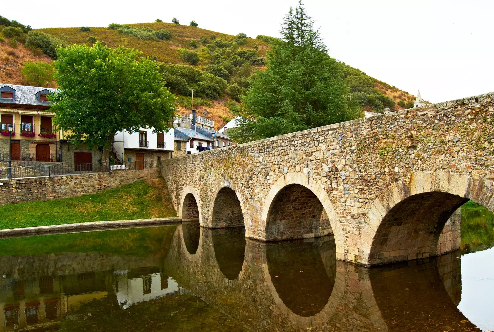 Molinaseca det smukke berciana stop på Camino de Santiago