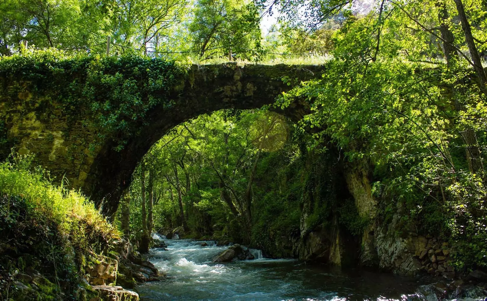 Ruta kroz 'veliki most' Molinaseca