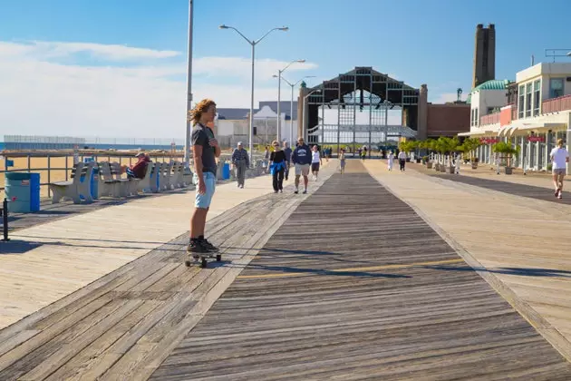 Asbury Park ، شاطئ الصخور في نيو جيرسي