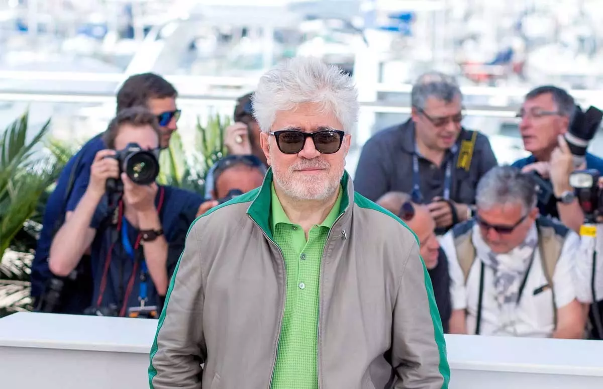 Almodóvar geniet ook van de honing van succes in Cannes