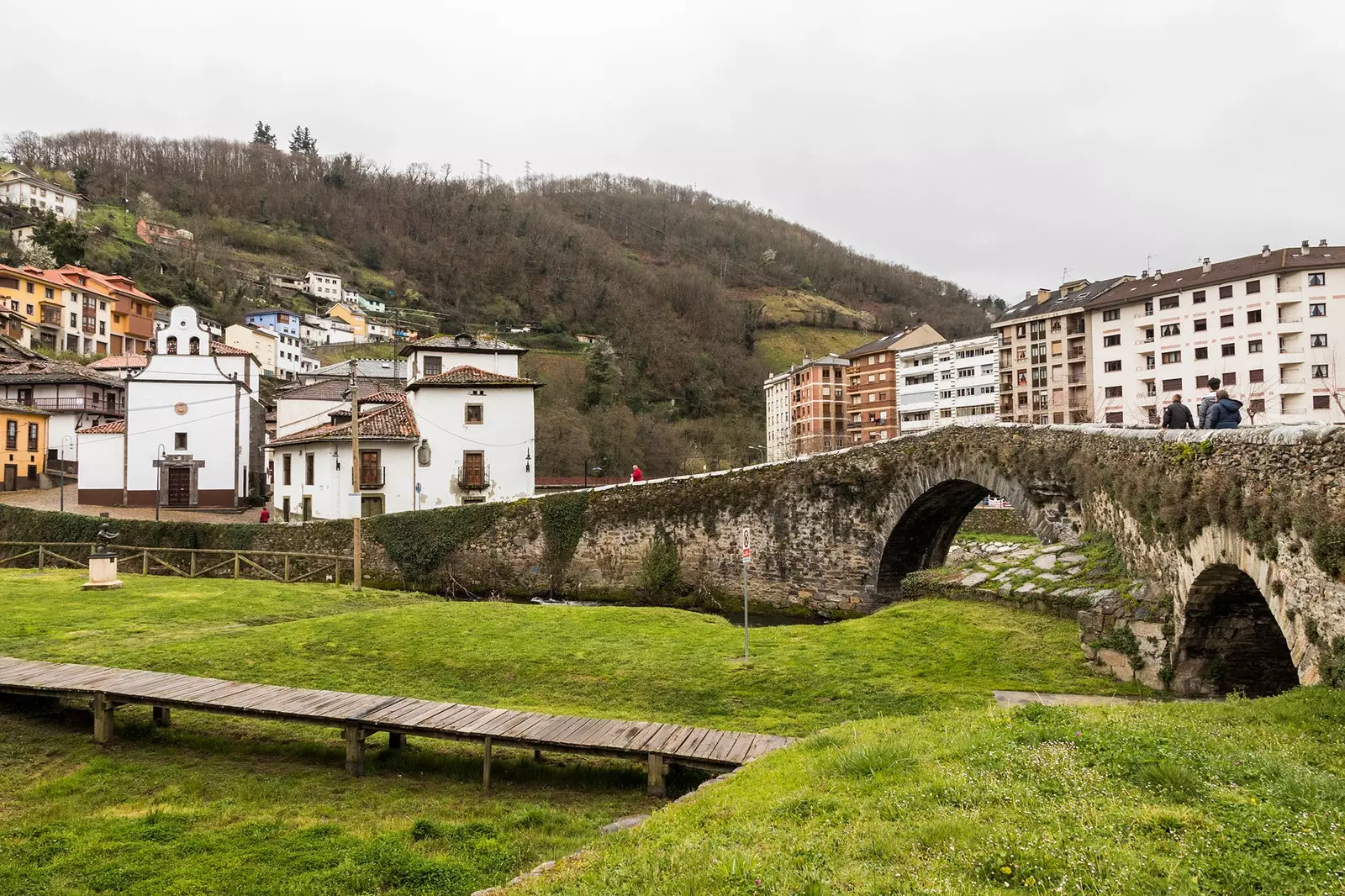 Cangas de Narcea लस मुक्त स्वर्ग