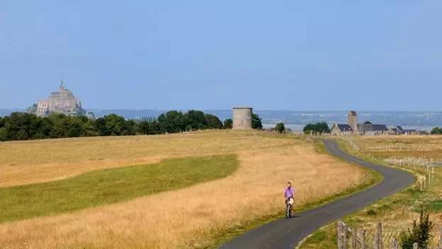 Eight tracks to explore Brittany by bike this summer