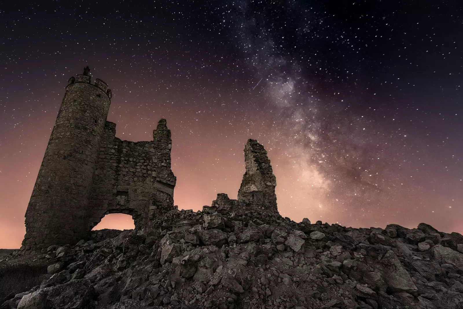 Bu, başqa planet deyil, Toledonun bir şəhəridir.