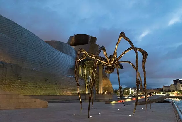 Louise Bourgeois 'Mam' je vysoká téměř 9 metrů