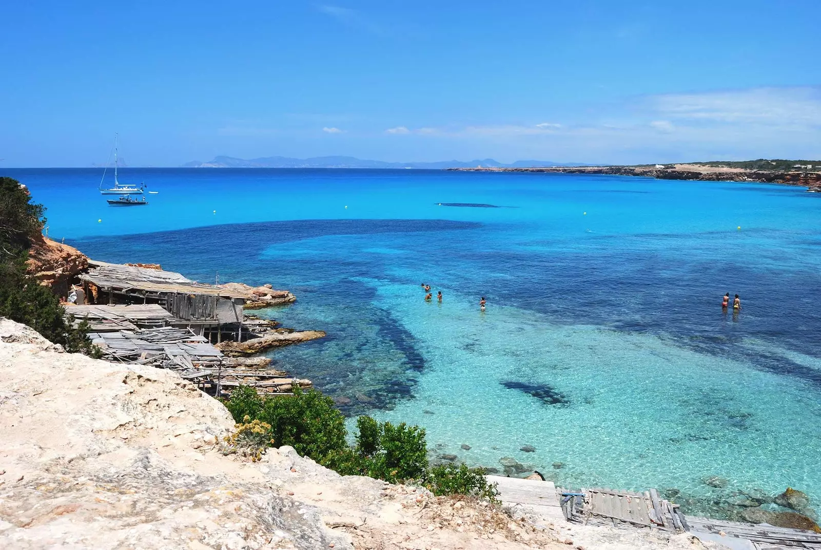 Formentera နှင့် ၎င်း၏ Posidonia ရောင်စုံရေများ...