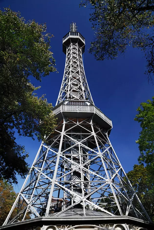 Tháp Eiffel của riêng bạn