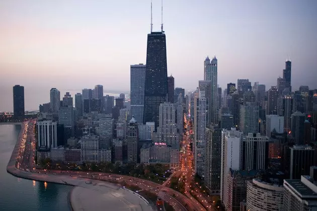 Chicago lechtá na obloze