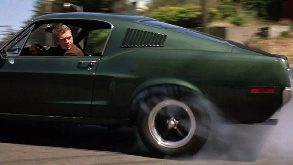 Ford Mustang Bullitt d'Reinkarnatioun vum Steve McQueen sengem Auto