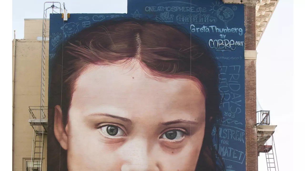 An scéal (agus an t-ealaíontóir) taobh thiar de mhúrmhaisiú Greta Thunberg i San Francisco