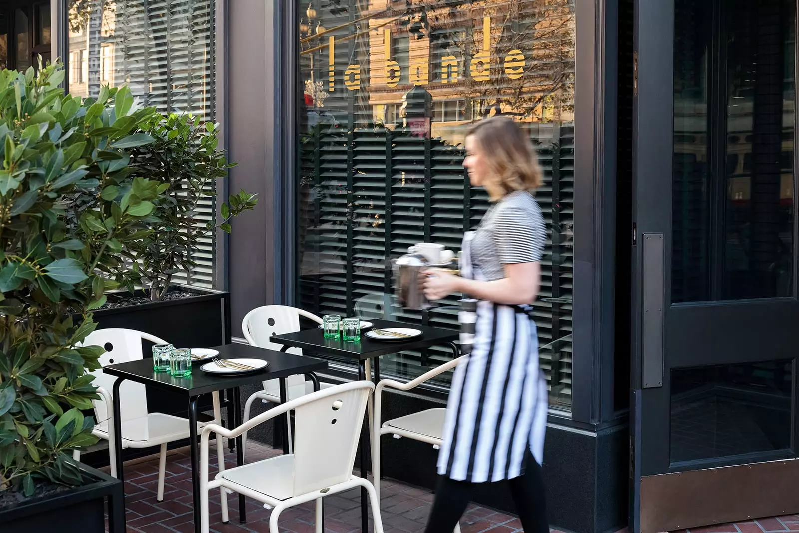 Verönd á La Bande, kaffiteríu San Francisco Proper Hotel