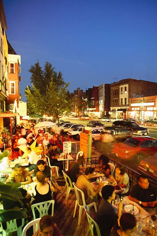 Adams Morgan croílár na máirseála ar Washington