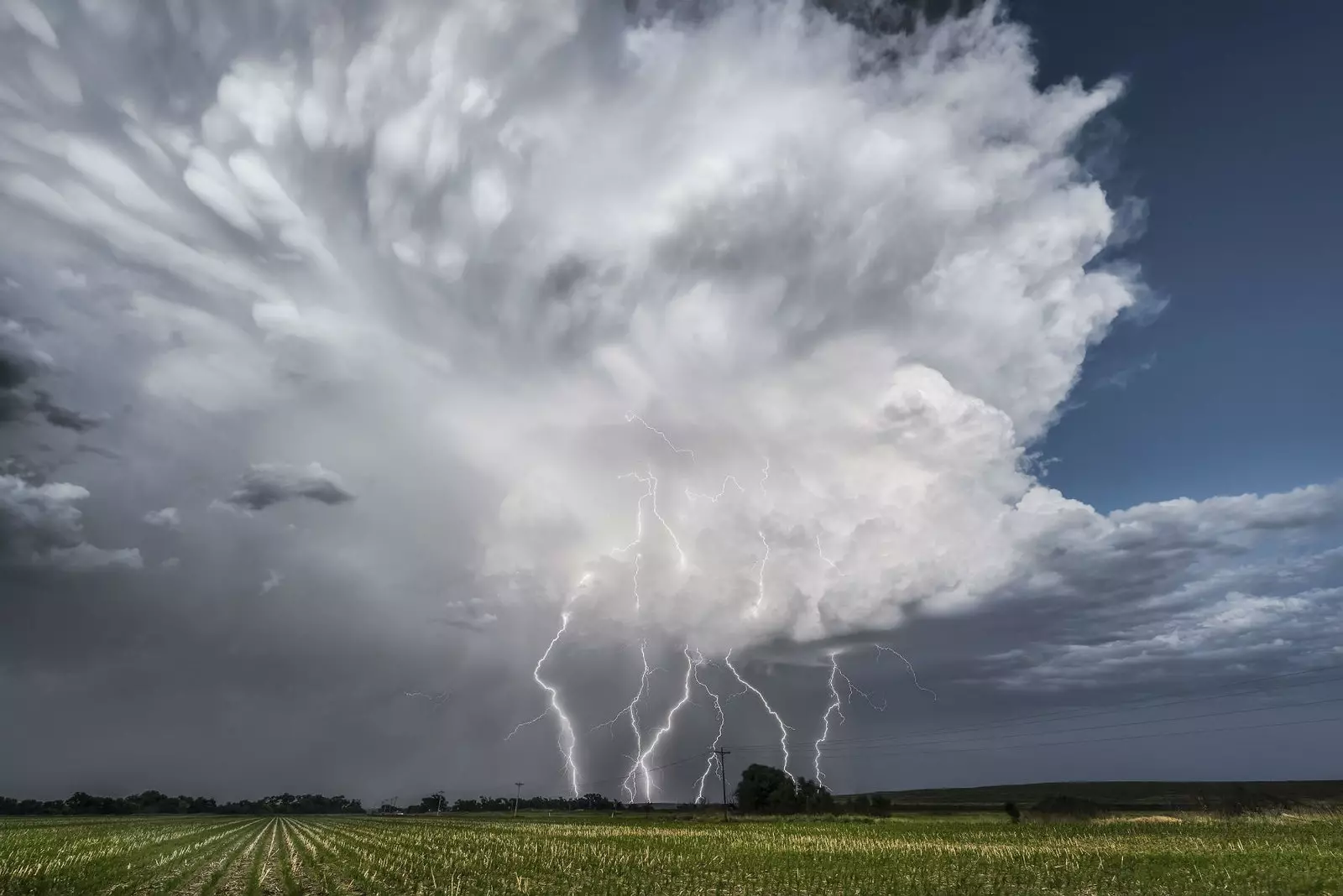 La tempête parfaite existe.