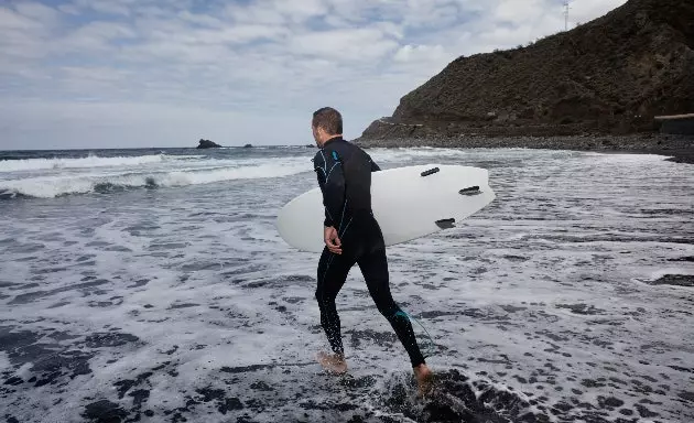 Gdzie surfować i windsurfing na Teneryfie?