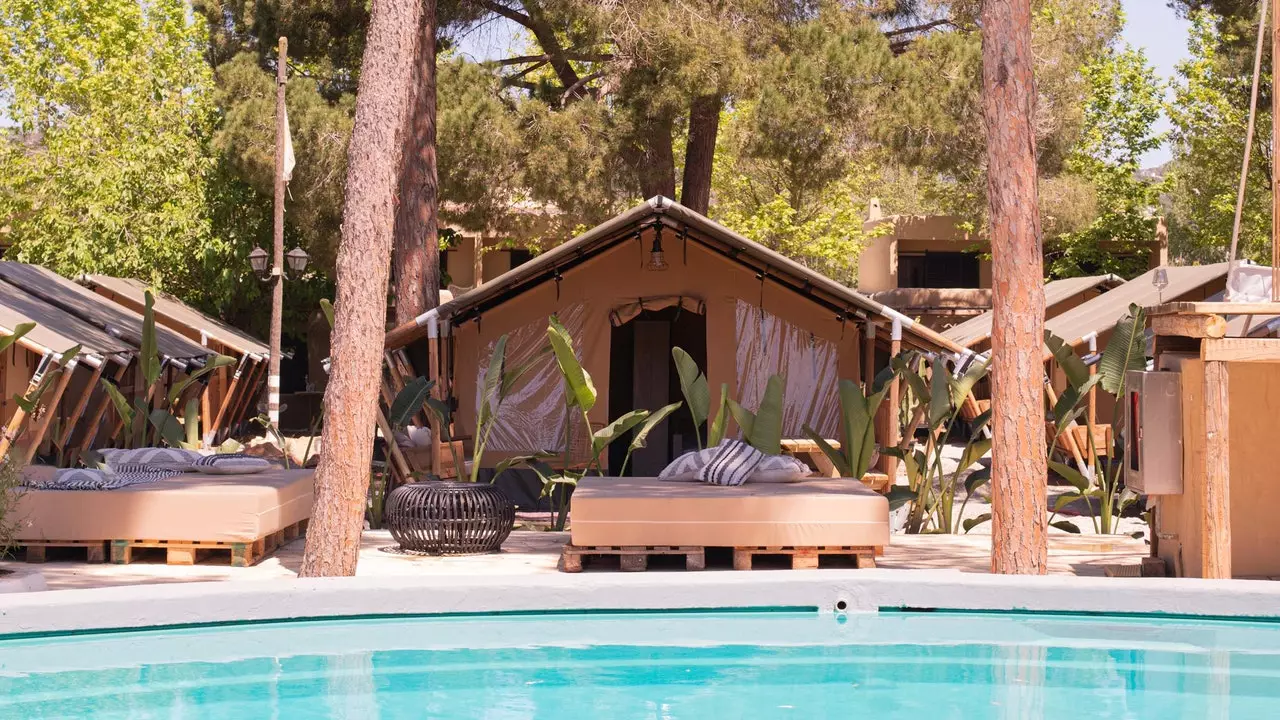 Ibiza tniedi glamping: dan huwa Parco, l-ewwel sit ta’ kampeġġ boutique fuq il-gżira