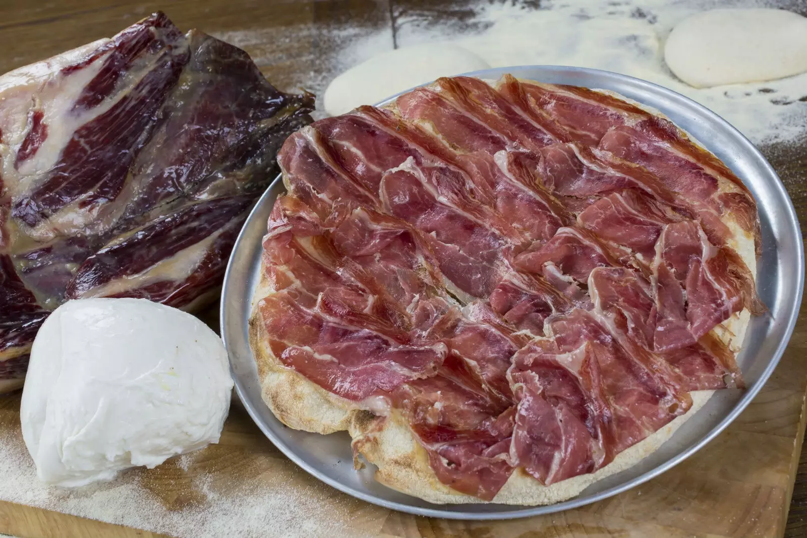 Oassis Iberian pizza.