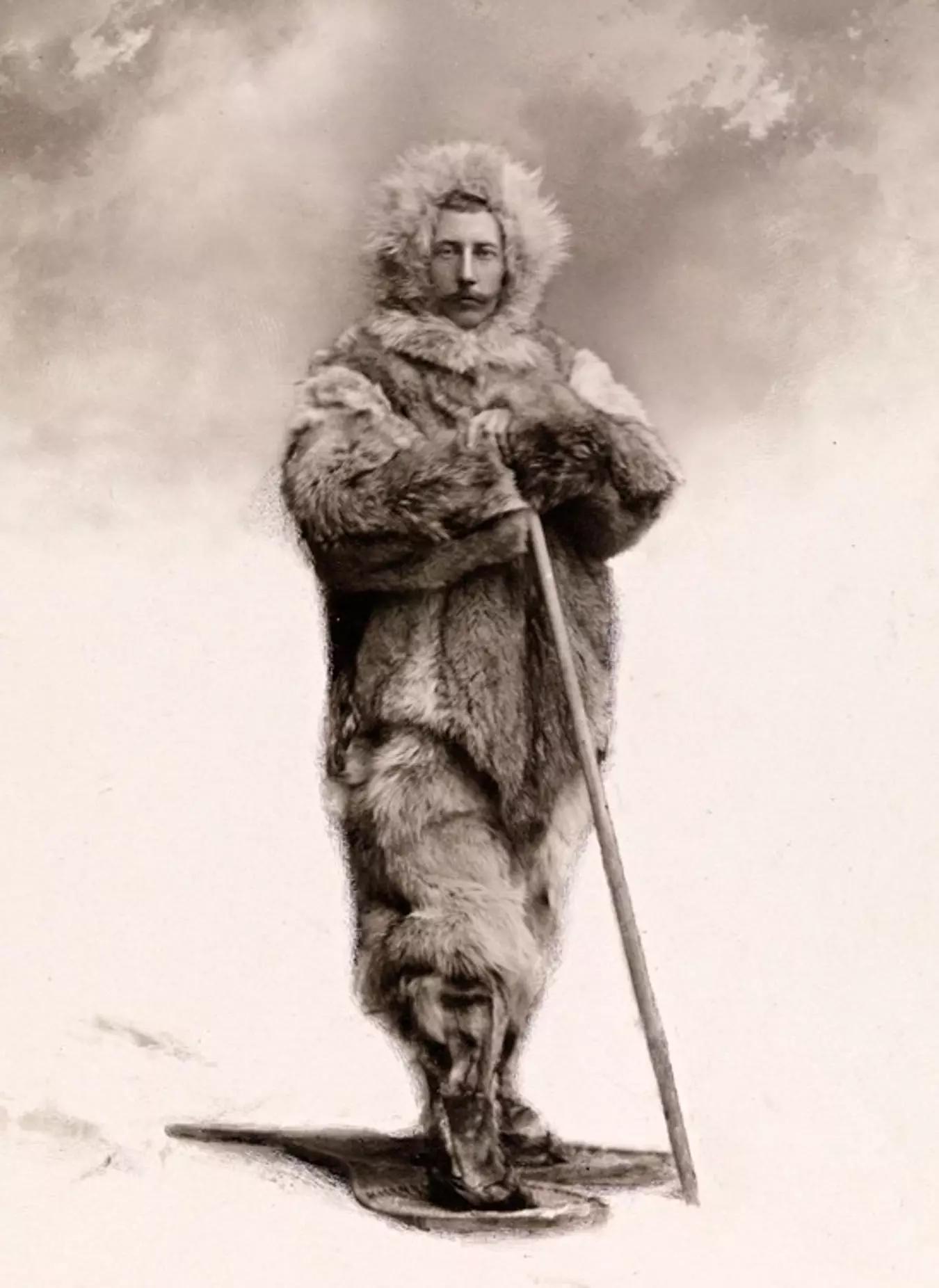 Tadqiqotchi Roald Amundsen portreti