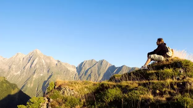 Garās distances: kad vairāk ir vairāk un labāk