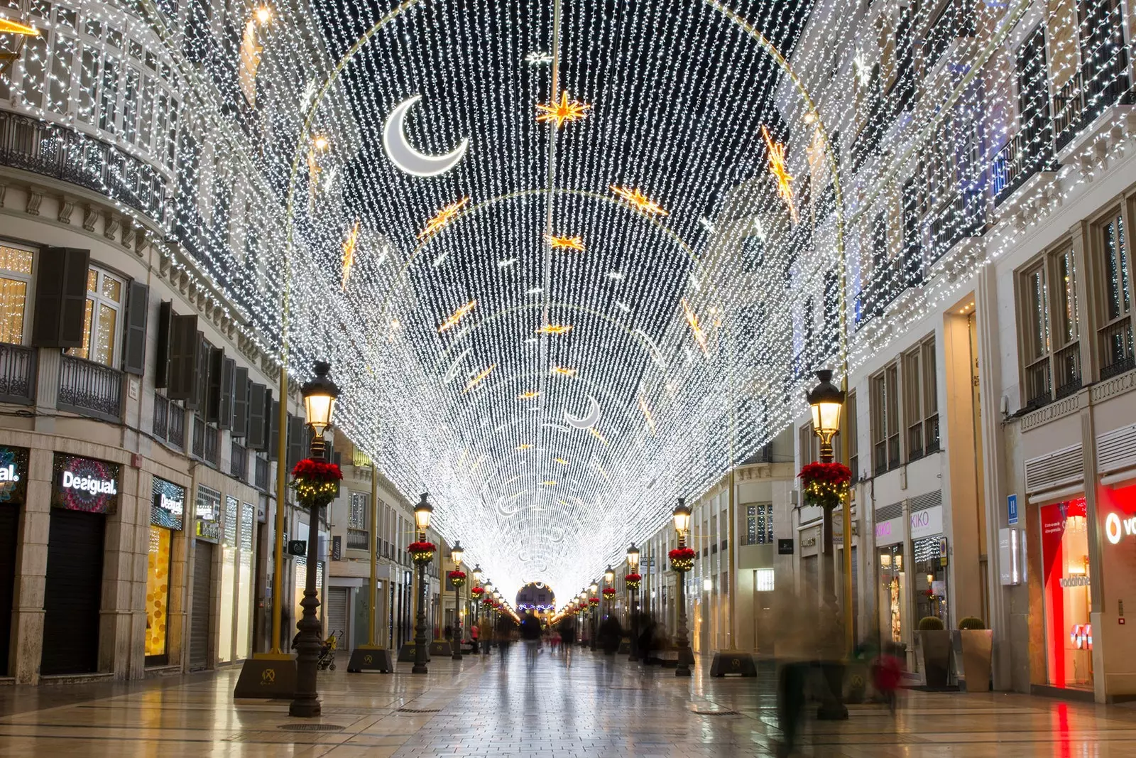 4. Malaga a výzdoba jej Calle Larios