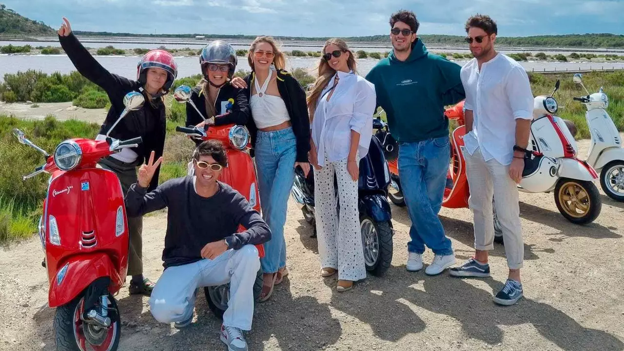 Ibiza en Vespa: l'itinéraire définitif pour découvrir l'île en moto