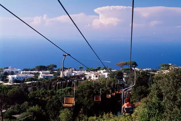 Monte Solaro까지 올라가는 체어리프트