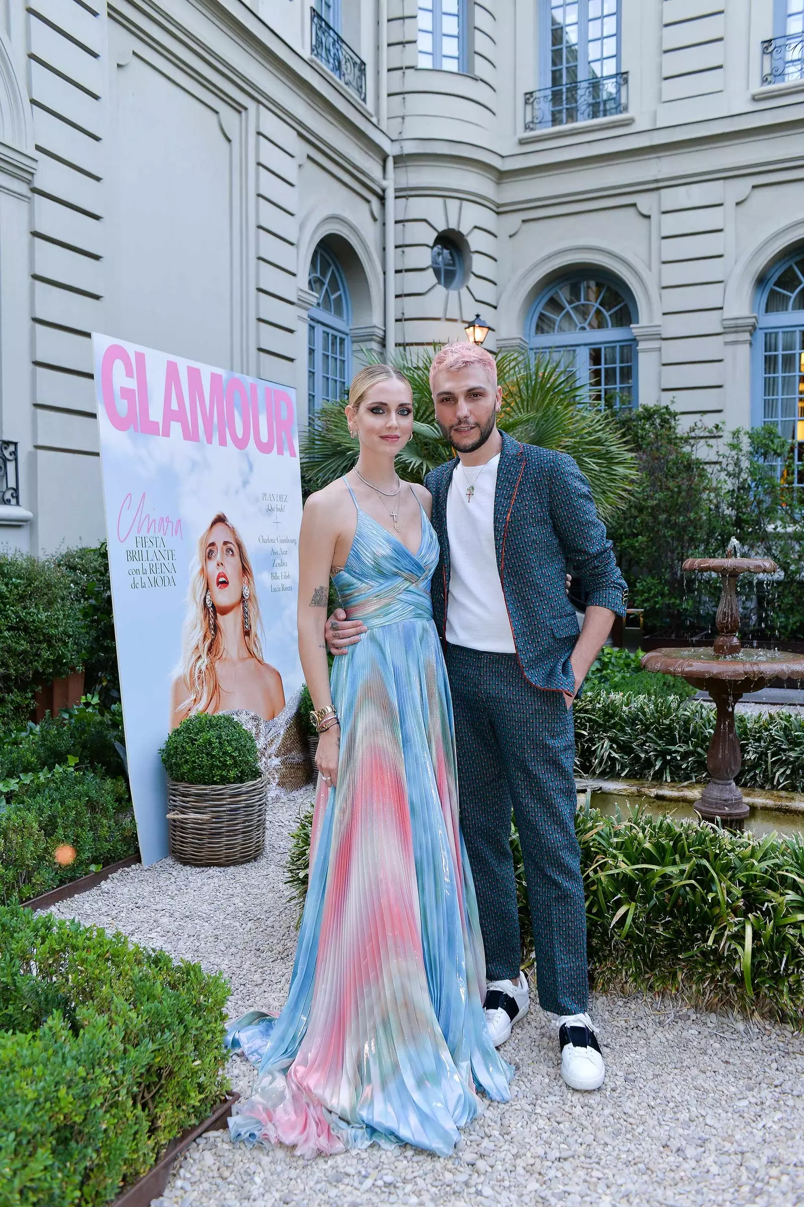 Chiara med sin makeupartist Manuele Mameli i en Zuhair Murad Haute Couture-klänning