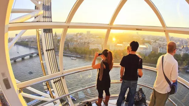 London Eye: večeře ve výšce 135 metrů