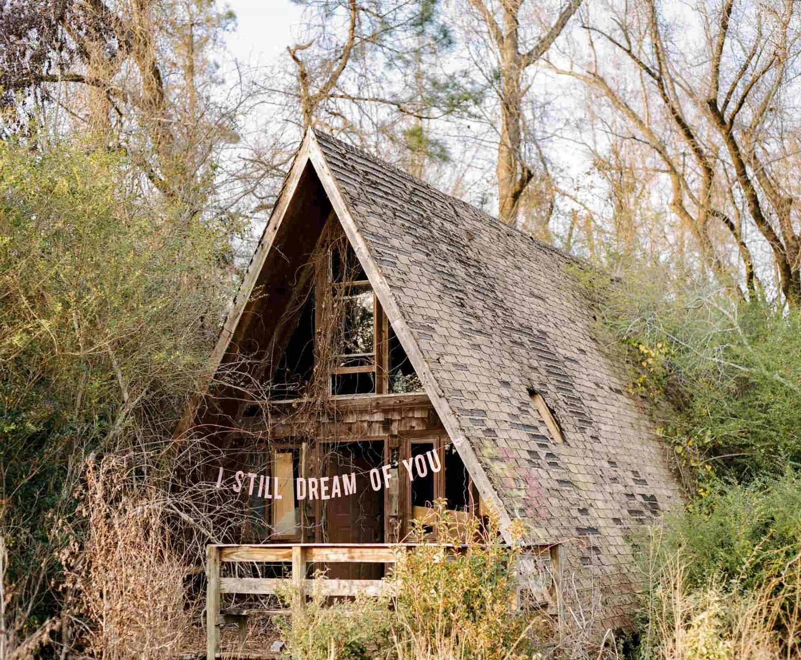 Abandoned Love fotografija apie širdies skausmą pasaulyje