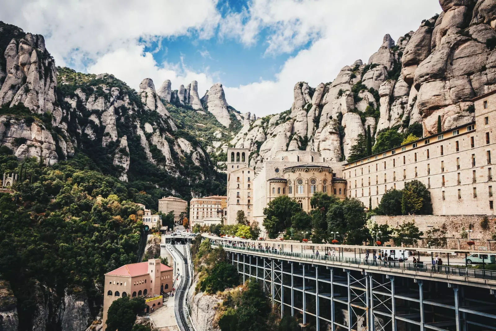 Montserrat una escapada a tir de pedra.