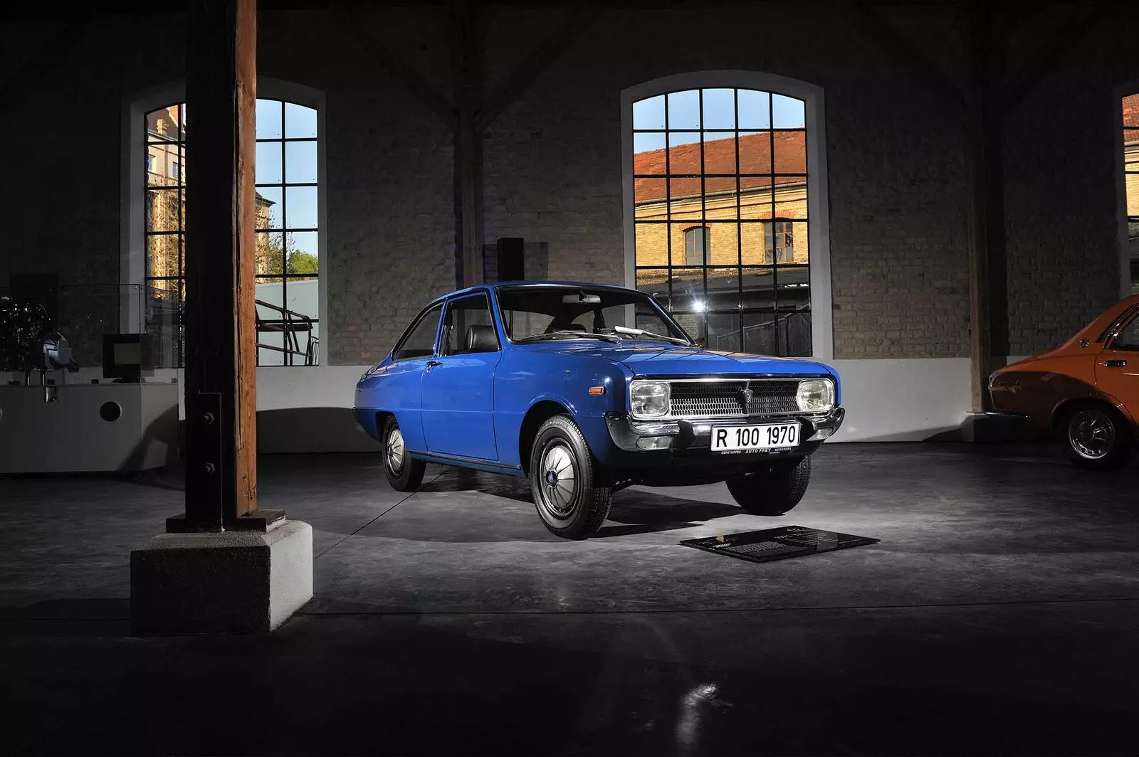 starinski automobil mazda Frey Museum