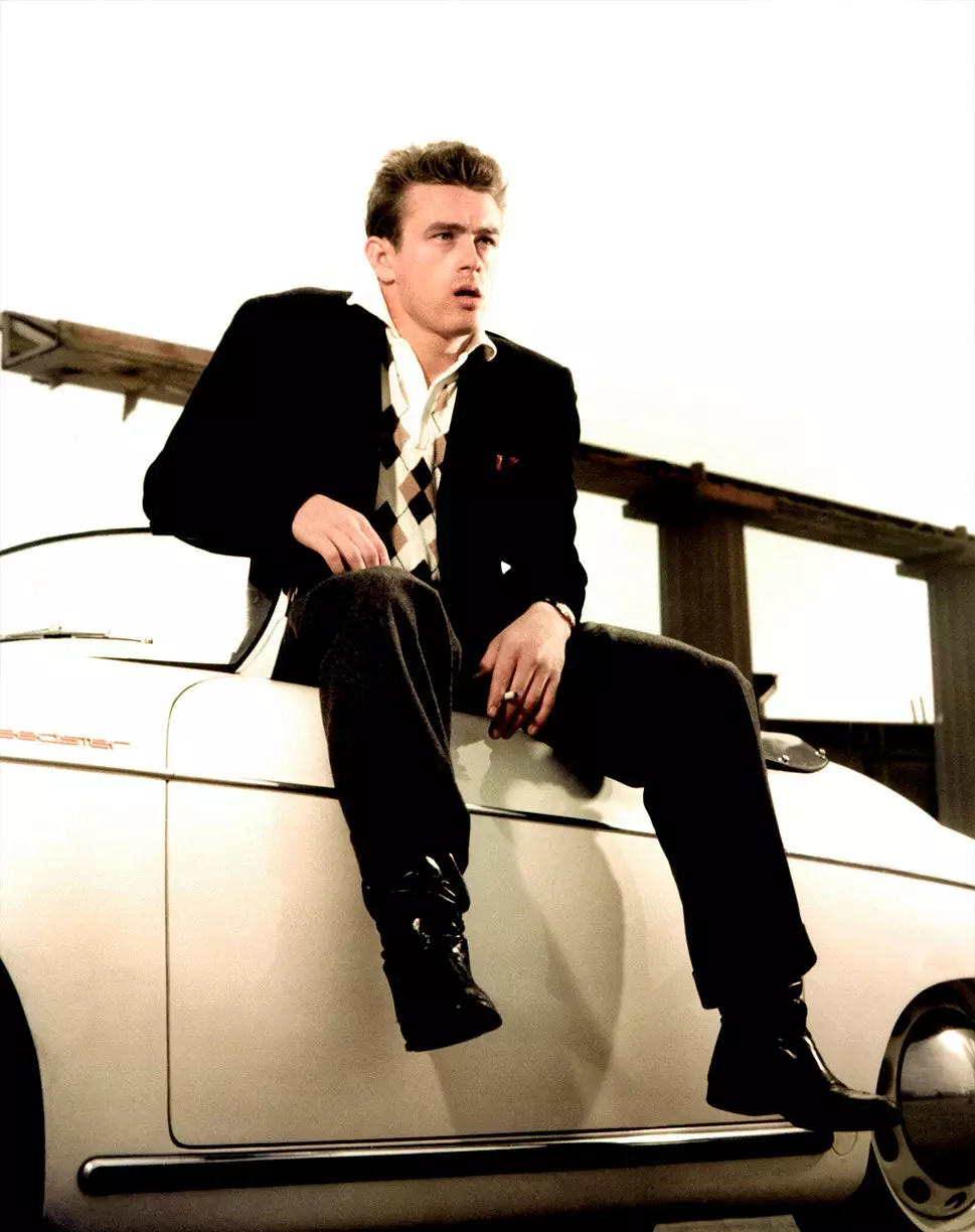 James Dean öz Porsche-də