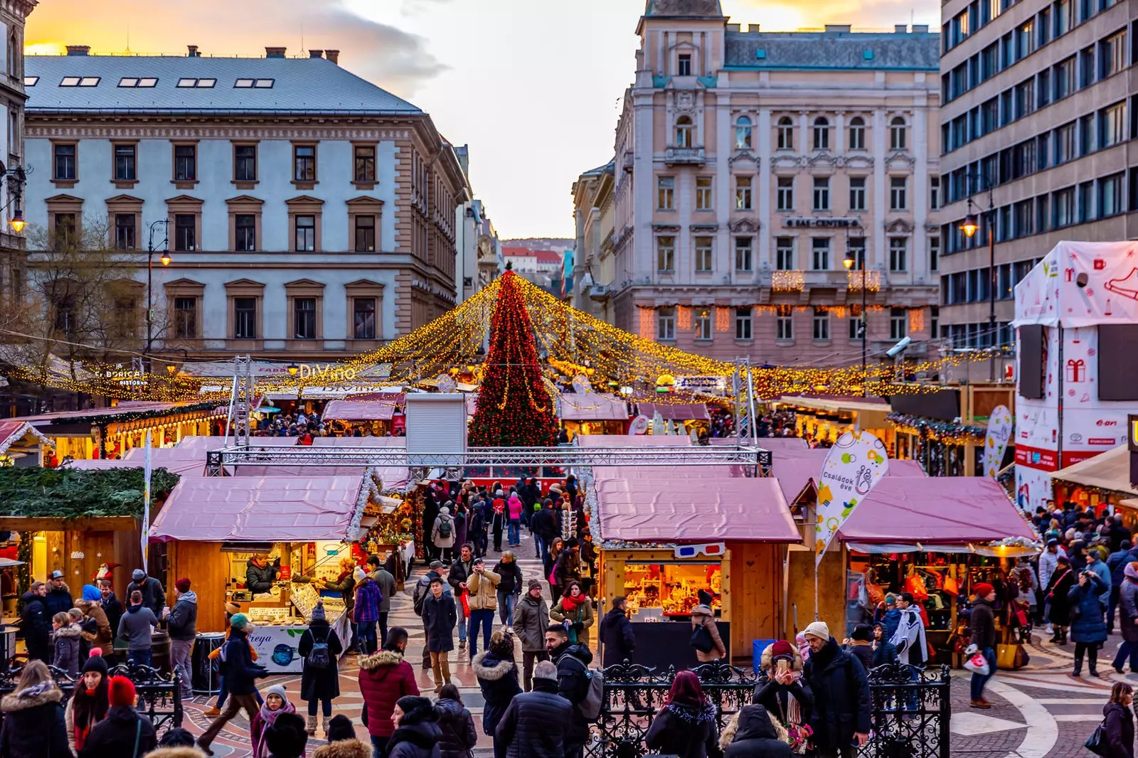 I mercatini di Natale di Budapest sono stati votati come i migliori d'Europa