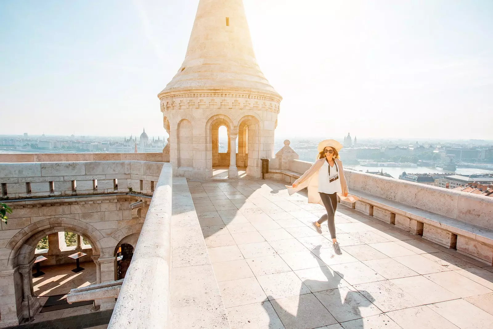 Tazzarda tivvjaġġa lejn Budapest waħdek?