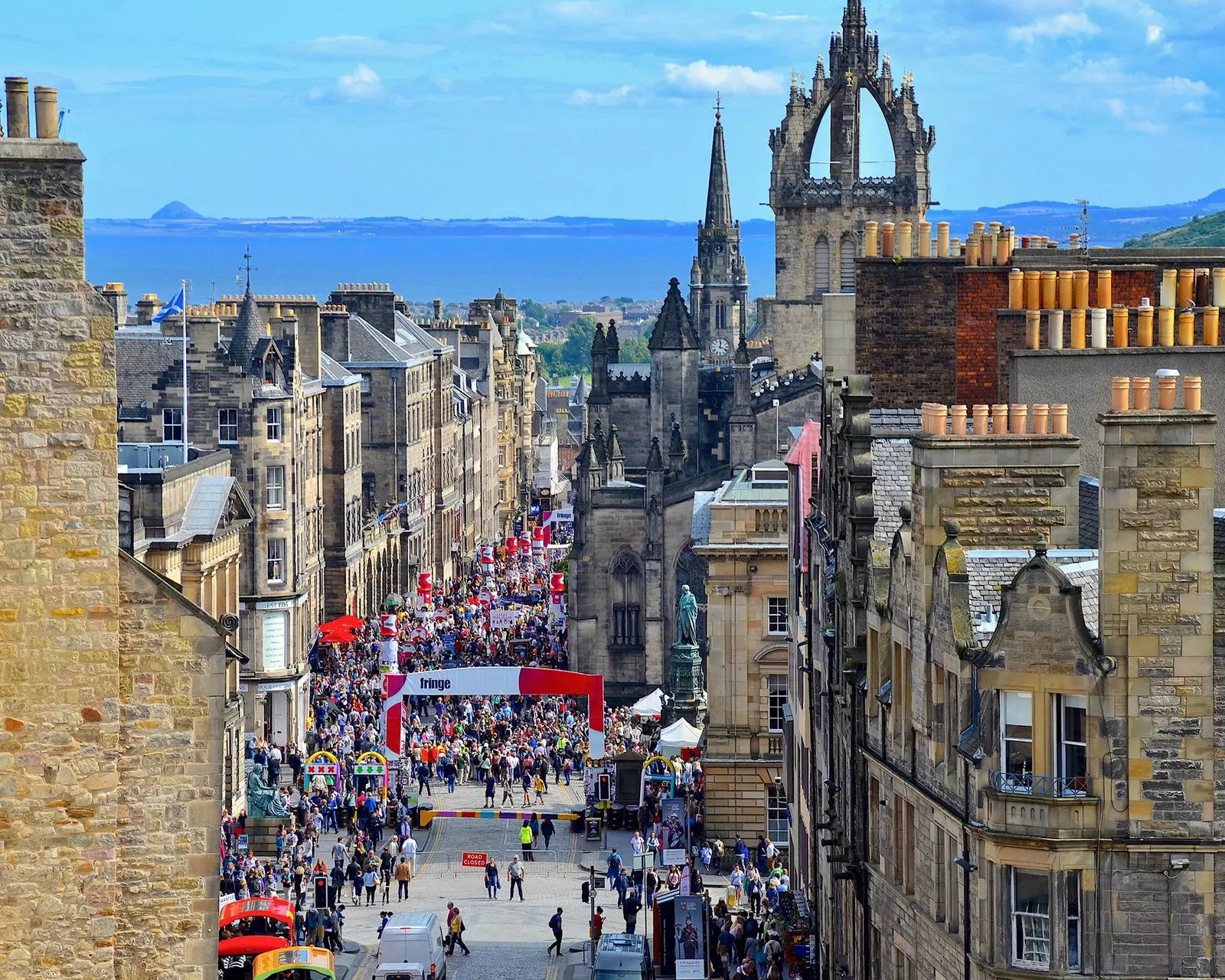 Průvodce, jak používat a užívat si Fringe festival, který přináší revoluci do Edinburghu