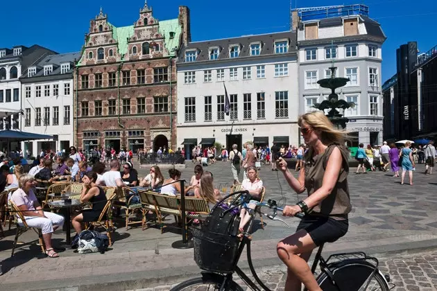 Pedalando pela Praça Amager