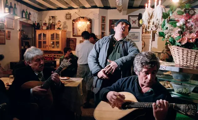 Si vas al districte d'Alfama a Lisboa oblida la cambra i deixa't portar pels fados