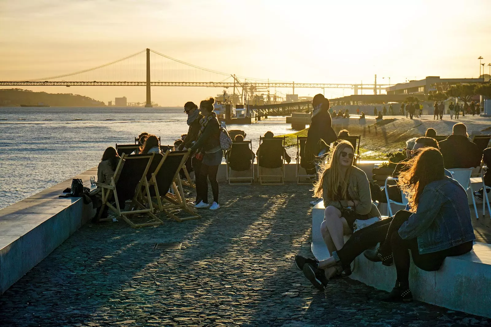 Cais do Sodr atau cara berkeliling Lisbon kemarin dan hari ini