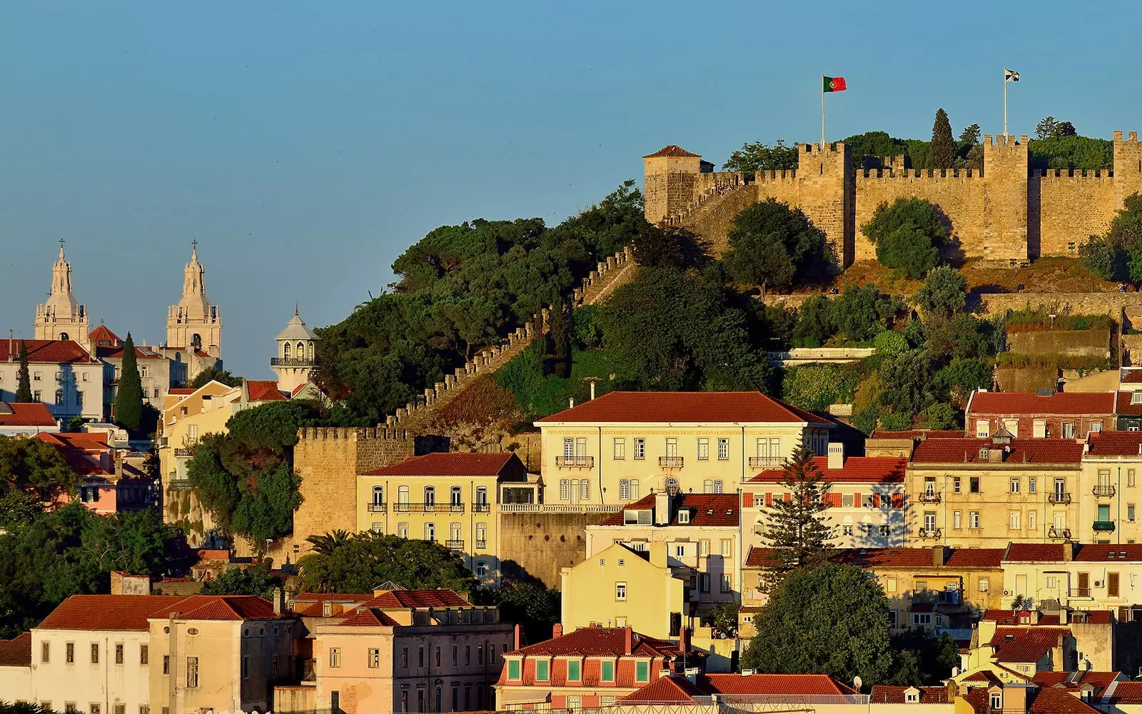 Cais do Sodr oder wéi Dir de Lissabon vu gëschter an haut Tour