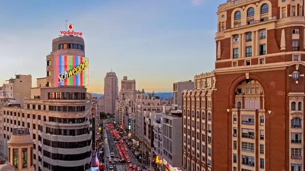 Gran Vía në Madrid në vitet 1960 e përmbledhur në një video 30 sekondash