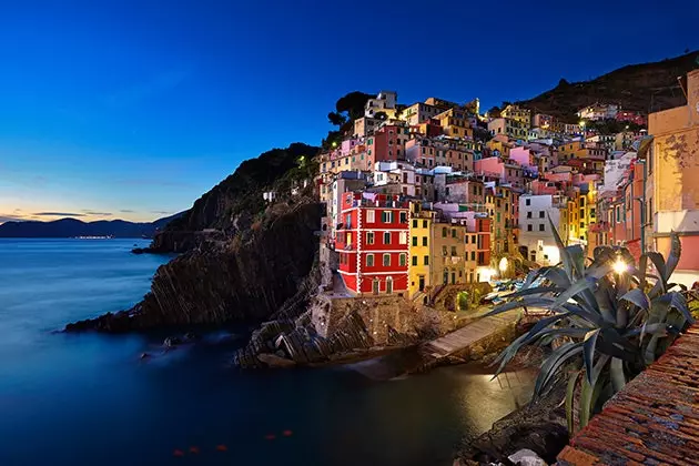 Riomaggiore bil-lejl