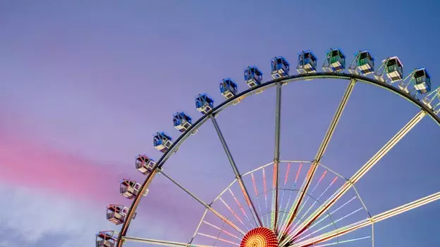 Adrenalín a pivo v Hamburger Dom: najlepší plán pre celú rodinu