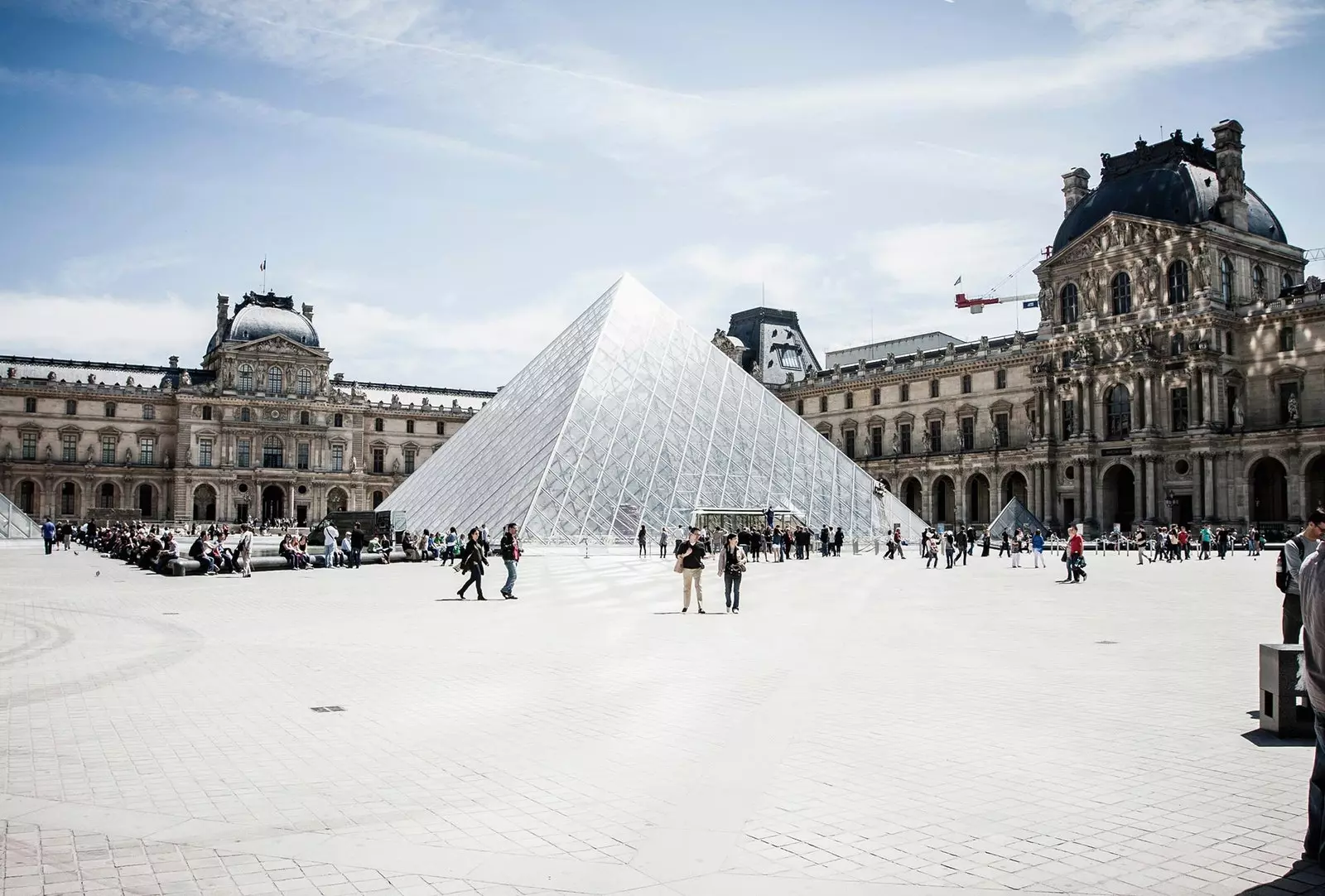 Louvre vas pričakuje