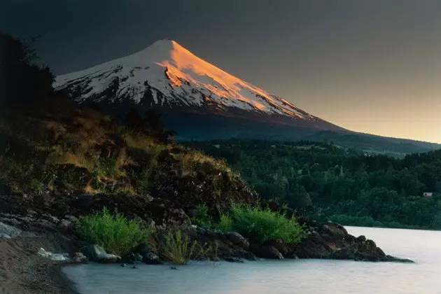 An bolcán cumhachtach agus foirfe Villarrica