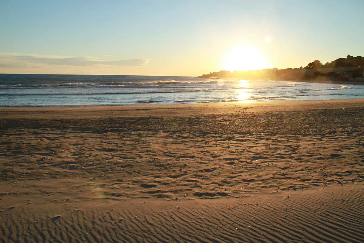 Ribes Rogers Beach Vilanova און La Geltrú