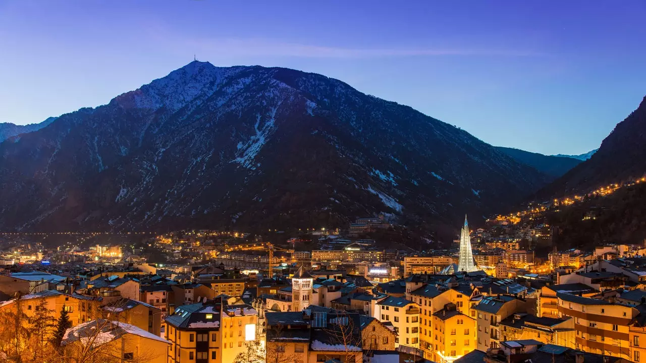 48 Stonnen zu Andorra: d'Auswee an de Schnéi, deen Dir braucht