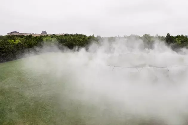 Istana Versailles memulakan penampilan air terjun buatan yang luar biasa