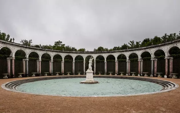 Istana Versailles memulakan penampilan air terjun buatan yang luar biasa