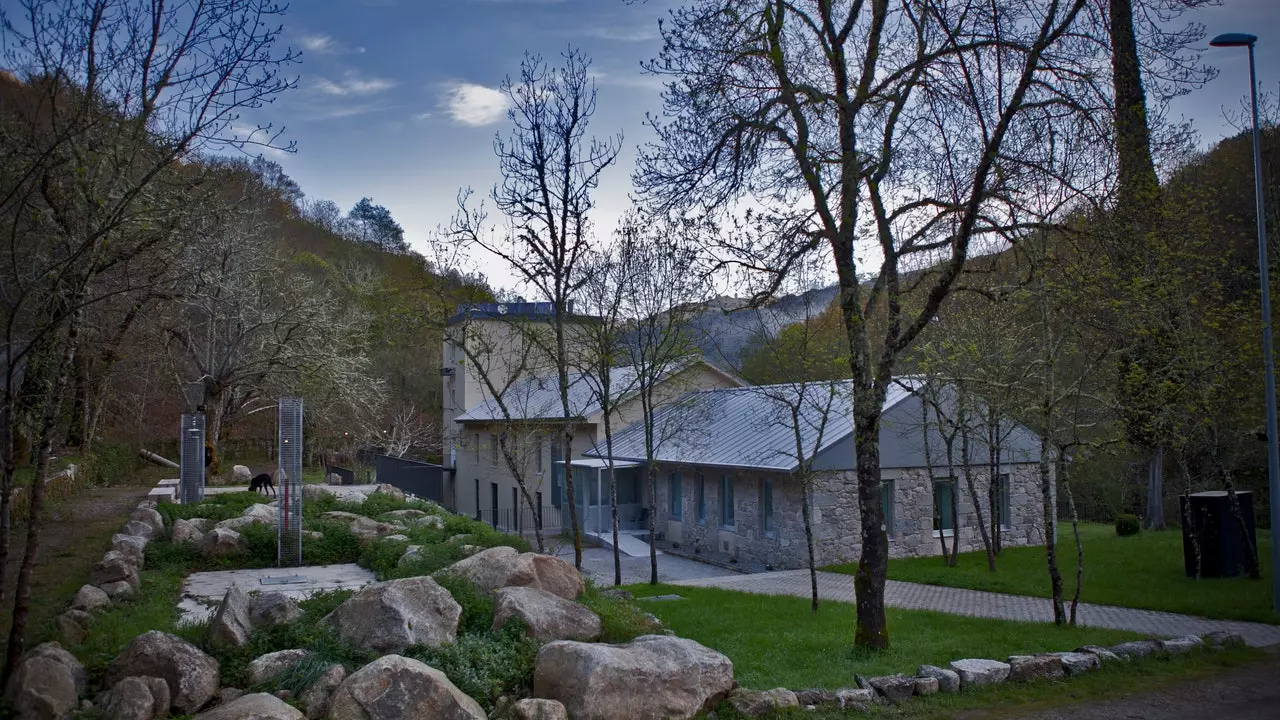 Ribeira Sacra의 수력 발전소에서 잠자기